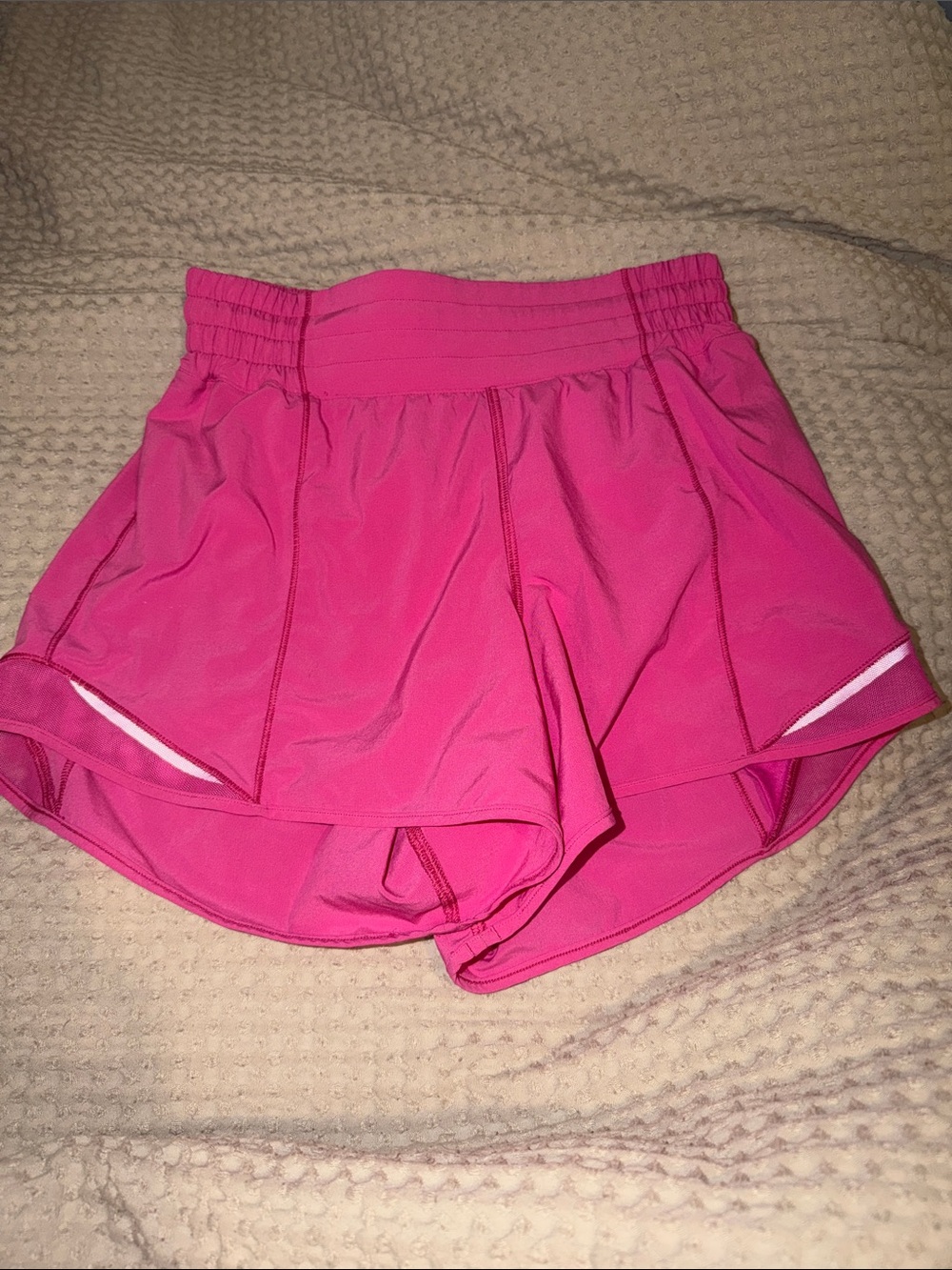 Lululemon high rise hotty hot shorts